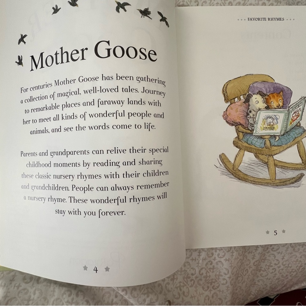 Mother Goose Treasury: A Beautiful Collection of Favorite Nursery Rhymes - Picture 4 of 12